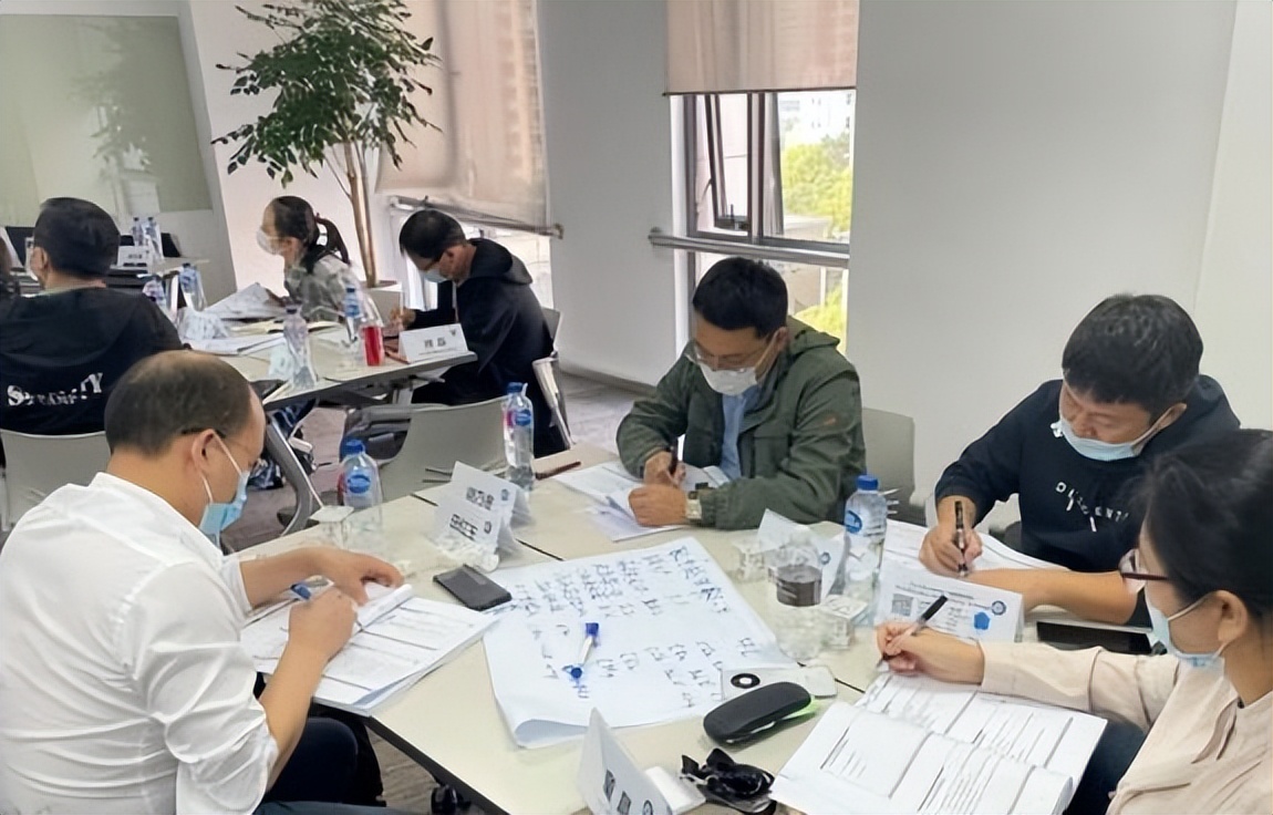 应届大学生就业别错过校招和社招,踩坑后才明白校招社招