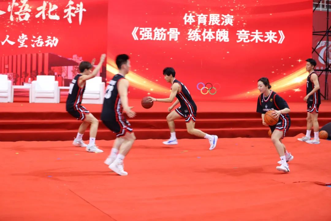 五位奥运冠军抢金牌,2021奥运冠军走进人民大会堂