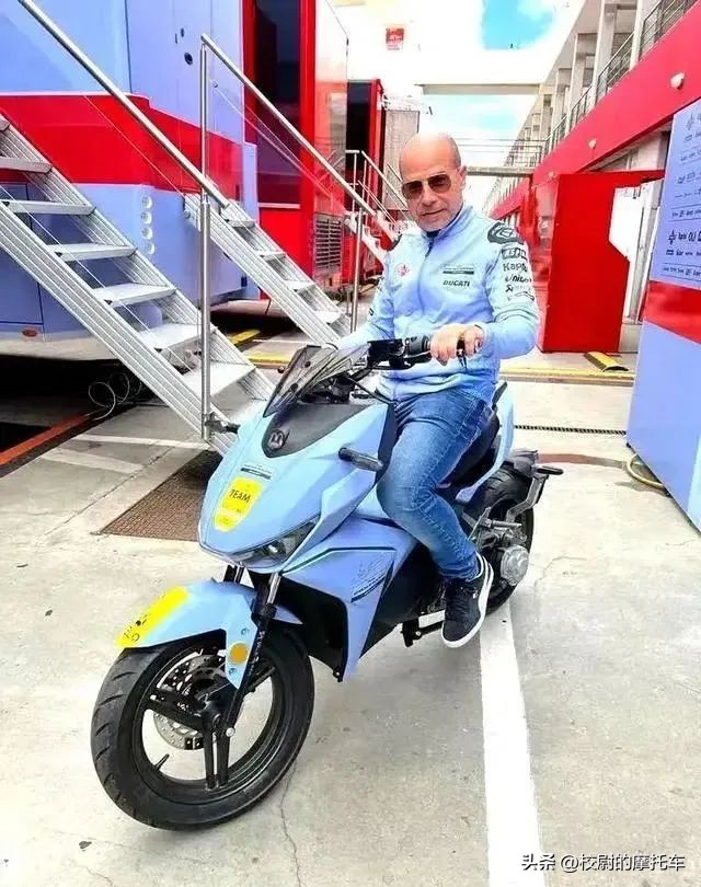 力帆kpr150摩托车摩旅,力帆kpr150装钛尺