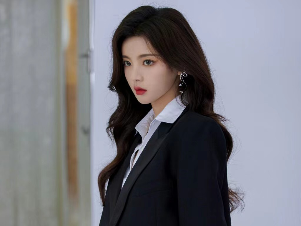 极限挑战杨超越龚俊白敬亭,极限挑战黄景瑜贾乃亮龚俊骑车