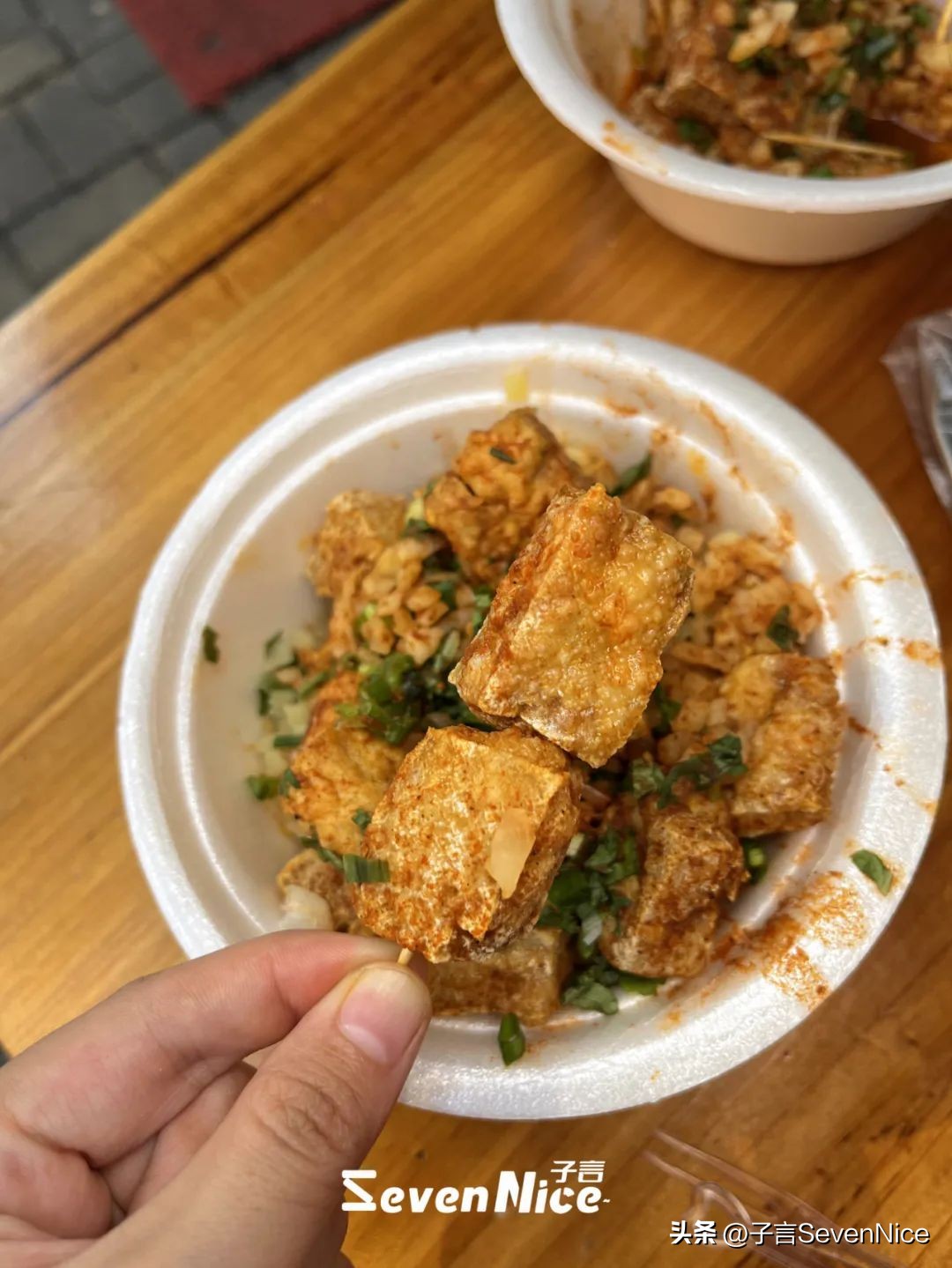 南昌一家超小店铺的臭豆腐,南昌中山路臭豆腐