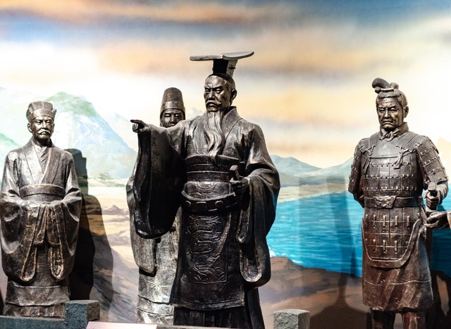 秦始皇人类历史上最强大的帝王,秦始皇是中国历史上最伟大功臣