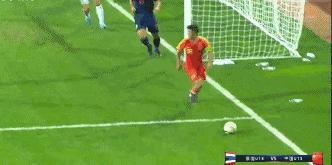 当年喊退钱的球迷,还记得曾经采访翻车的足球记者吗