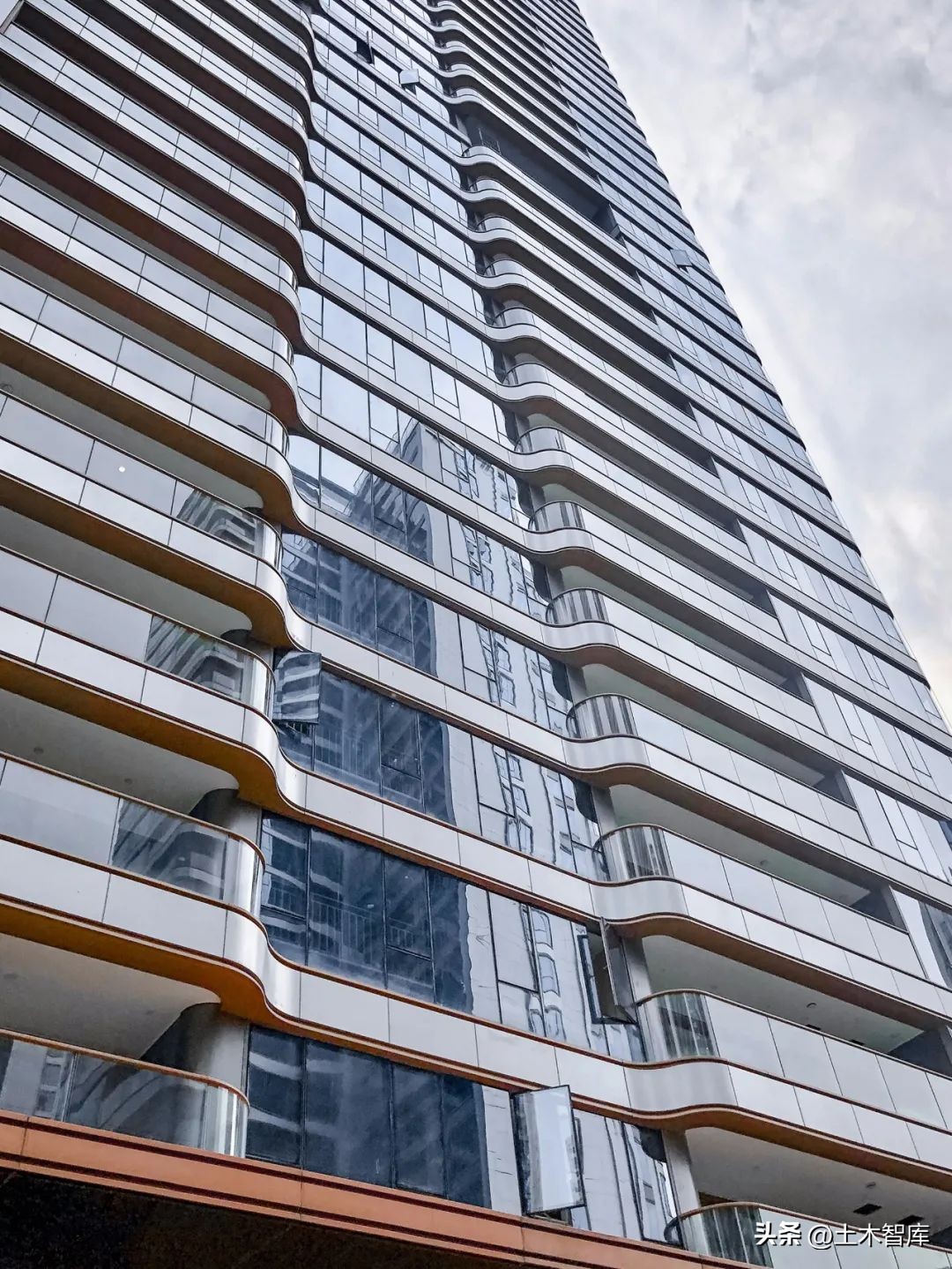 住宅铝板幕墙设计案例,铝板幕墙为什么豪宅这样设计