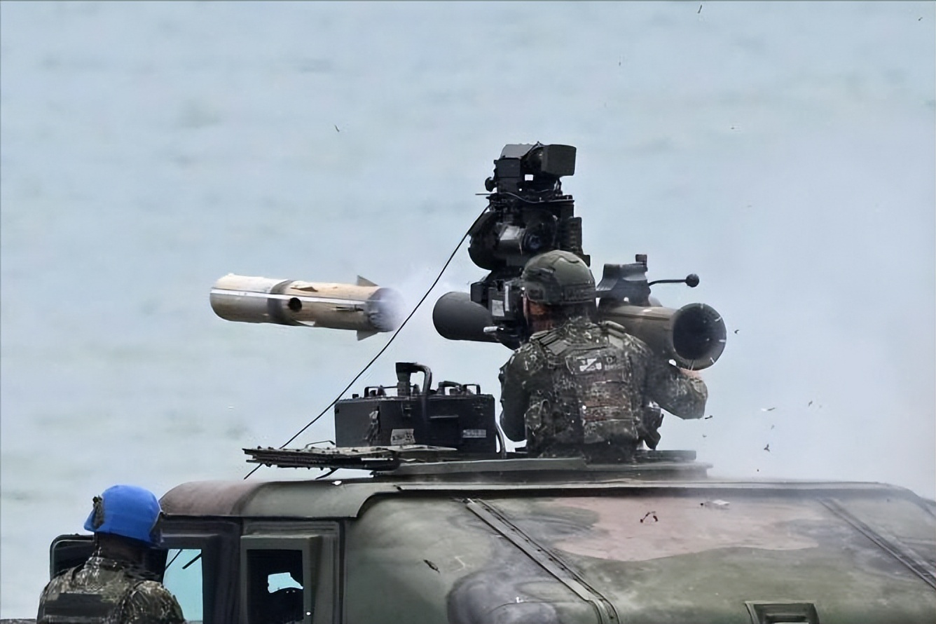 剑指中国，美军开启两大军演，台岛跟风，*进党民**叫嚣：不对称作战