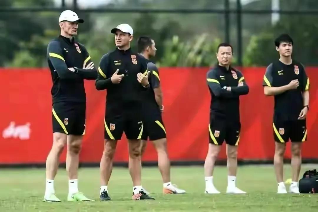 前国足助教国足差因中超强度低,前中超外教