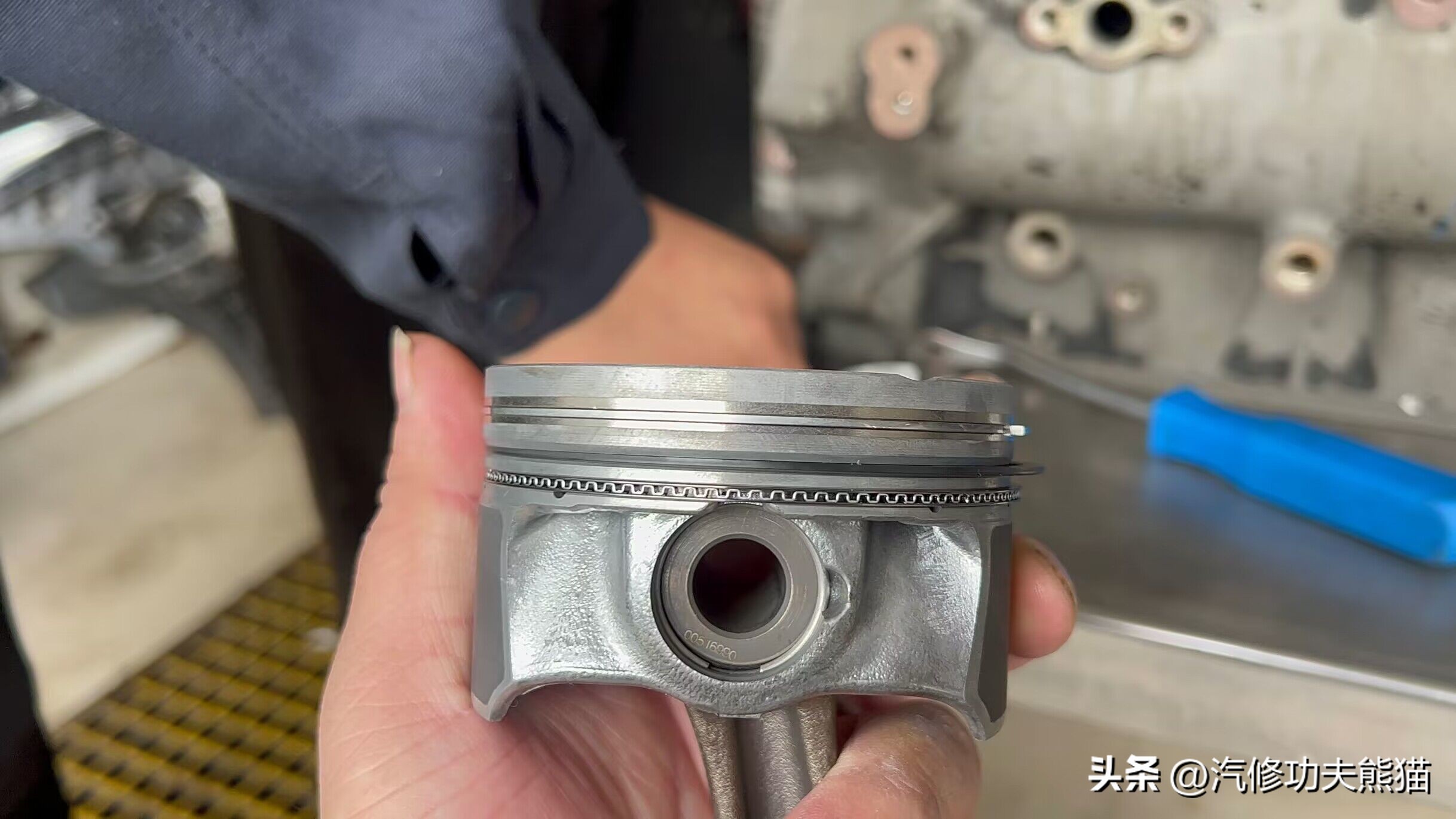 奥迪A4L烧机油！*草烟**公司是让你们烧*草烟**烧钱，我们让你不烧机油