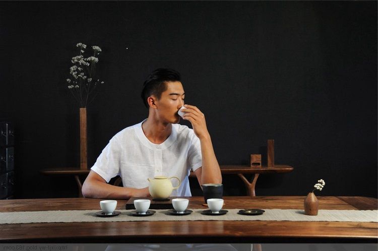 凤来有仪成语,一天一则成语故事