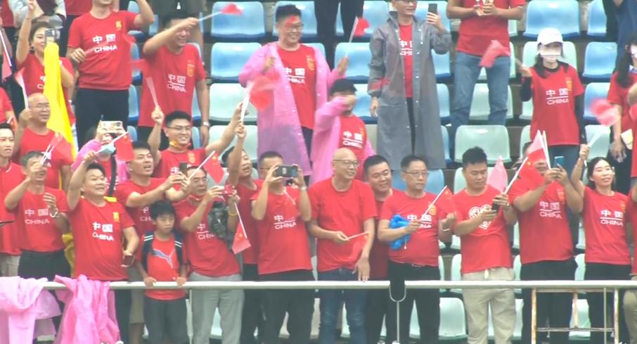 中国女足时隔16年再获亚洲杯冠军,高燃回顾中国女足亚洲杯