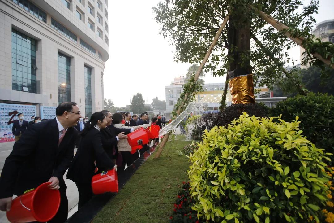 涓北鍏櫌鏂板潃,涓北澶у鐝犳捣鏍″尯鍏櫌杩庢柊