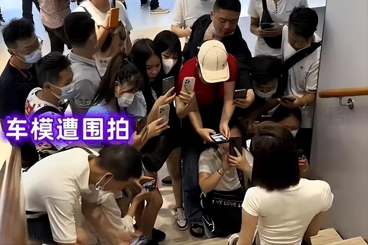 一盒冰激凌,将崇洋媚外展现的淋漓尽致,女孩,你的下限在哪?