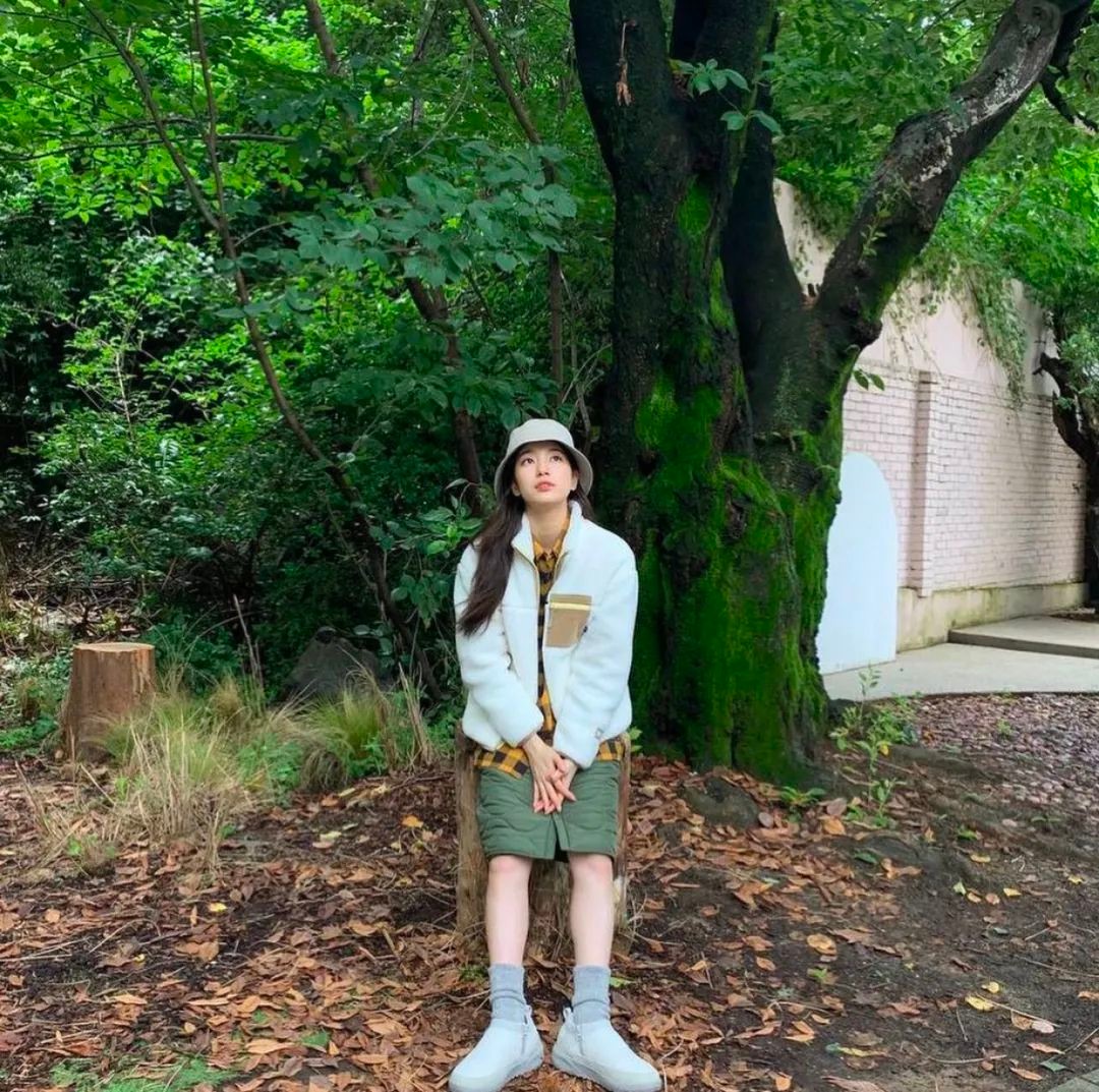 今日分享韩国女星秀智的衣柜，实用又百搭