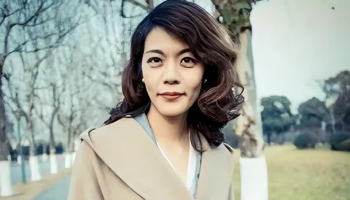 复旦网红教授陈果是如何走下神坛,复旦女神陈果为何跌落神坛