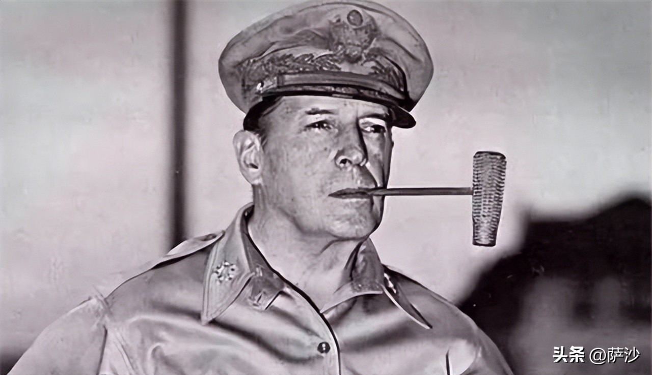 麦克阿瑟为什么军装不一样,麦克阿瑟帽子是什么款式