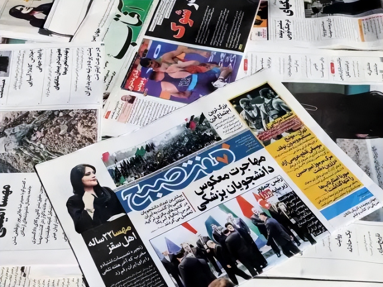 他们为何在世界杯赛场，发出“无声呐喊”？