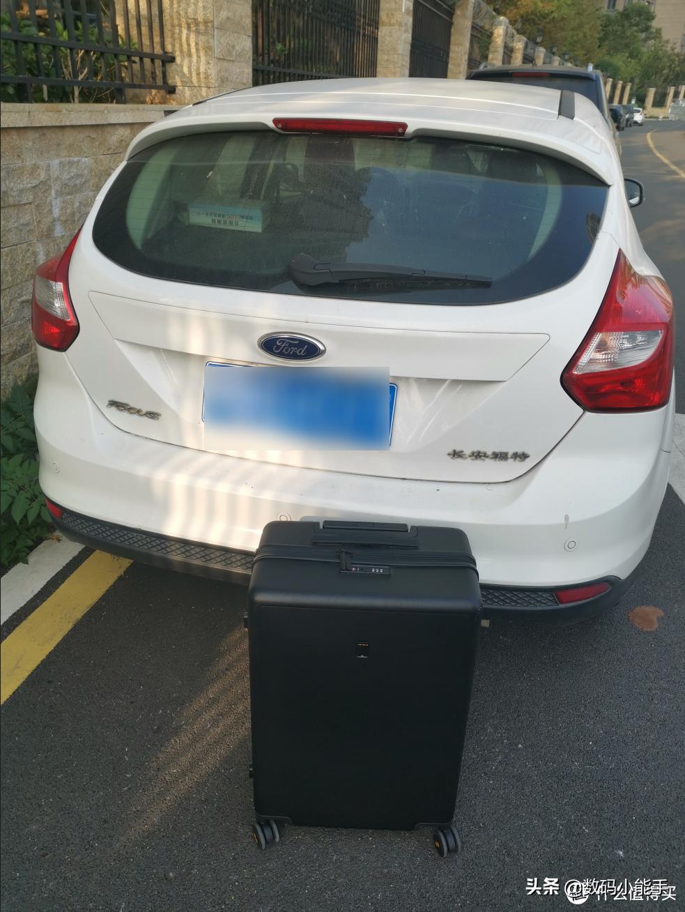 level8地平线八号行李箱颜色,地平线8号行李箱尺寸对比