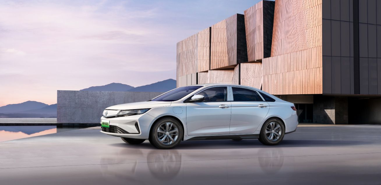 睿蓝汽车换电演示,睿蓝汽车换电新势能