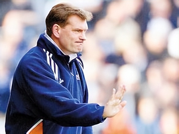 1982年出生的足球巨星有哪些,1976年足球巨星排行榜