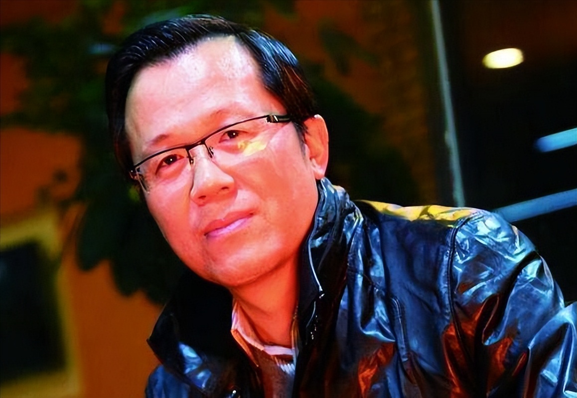 第一狗仔卓伟潘粤明,第一狗仔卓伟