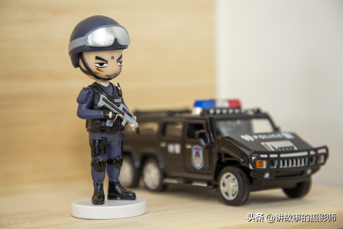 公知们说，岁月静好哪有战争，真有就投降呗