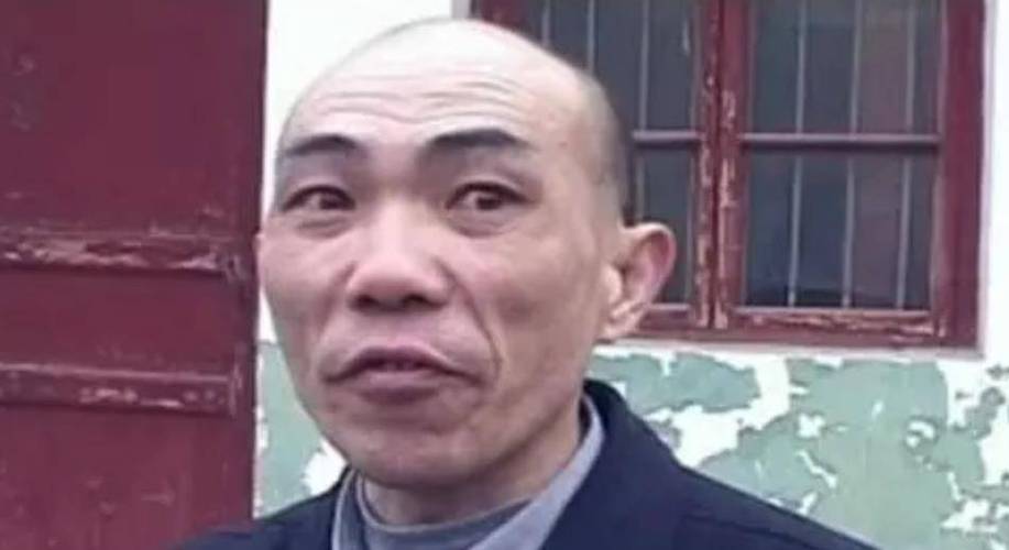 河南农民工买了件绿马甲，被误判13年，差15天刑满却被无罪释放