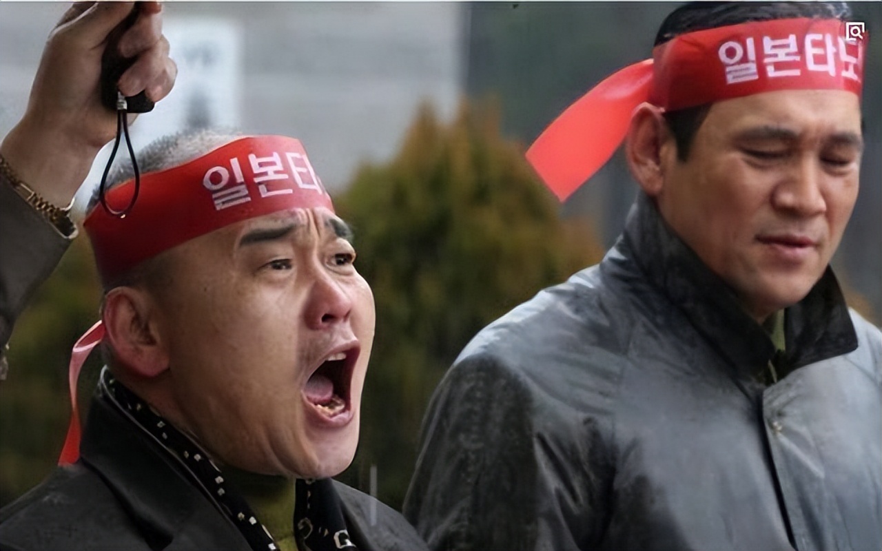 火烧靖国神社中三观正的日本小伙,中国小伙火烧日本靖国寺