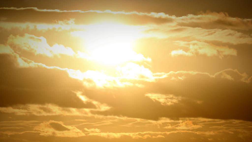 墨尔本春季已失踪，CBD九月飘雪，多地遭遇冰雹，狂风席卷全州