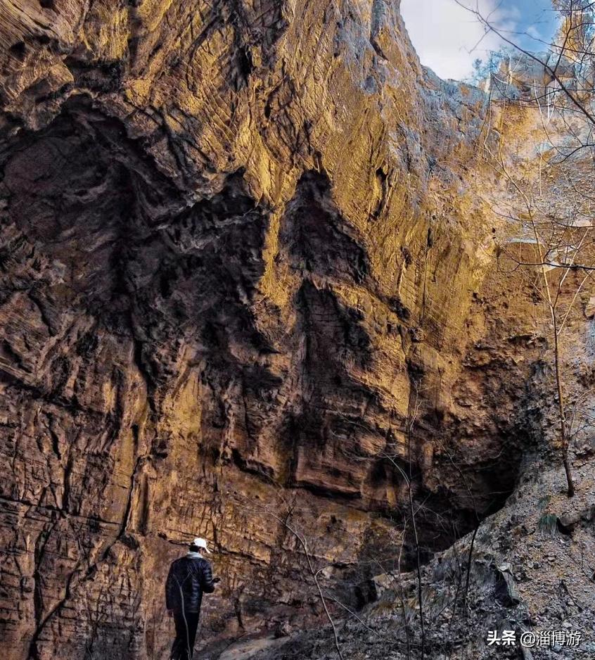 淄博博山，有个雾云洞，有悬空寺有天坑，不用太远就能玩探险
