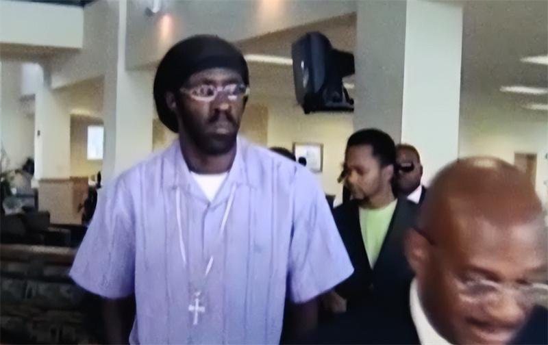 2006年，美国黑人小伙喜中3000万彩票，3年后尸体在水泥中被发现