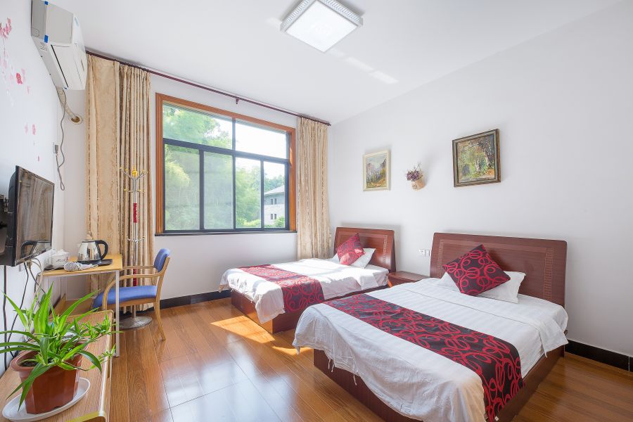 桐庐瑶琳仙境一揽芳华民宿,桐庐瑶琳仙境分水江边民宿