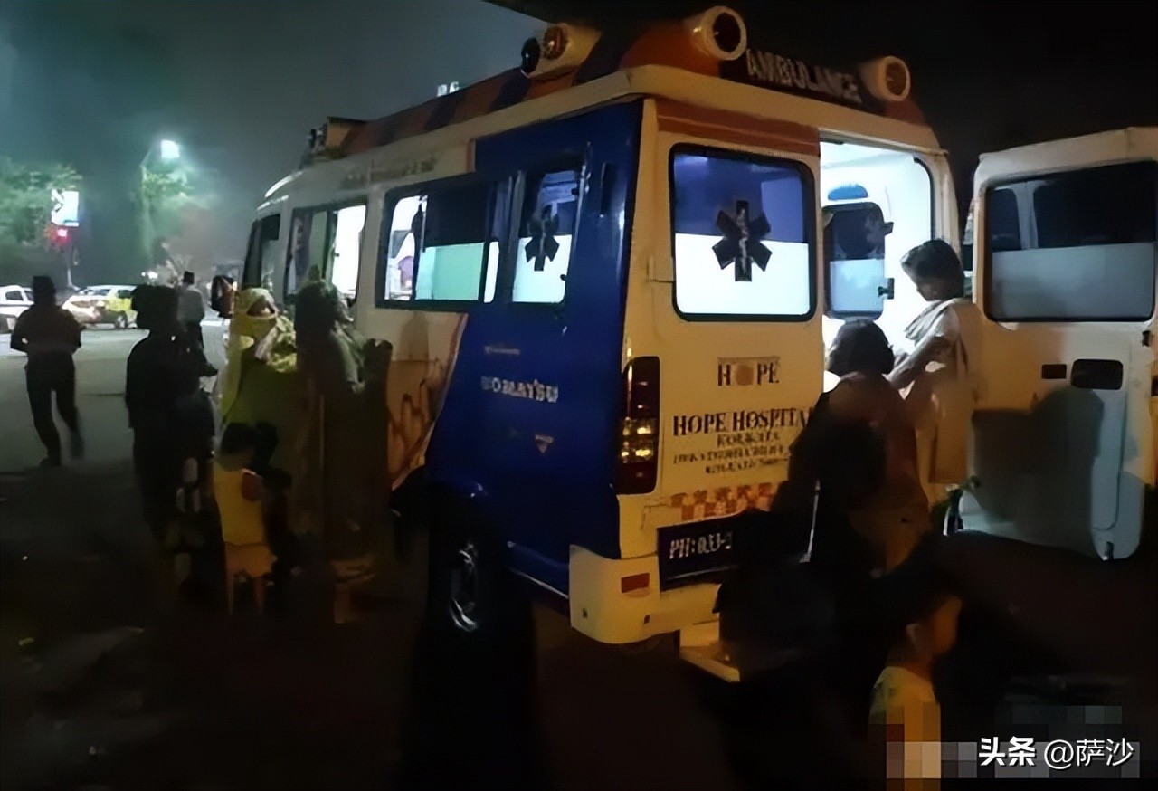 印度女医学生惨遭六人轮奸*杀虐**：2012年12月16日印度黑公交轮奸案