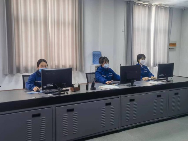 践行二十大团结精神,高速公路收费站践行二十大精神