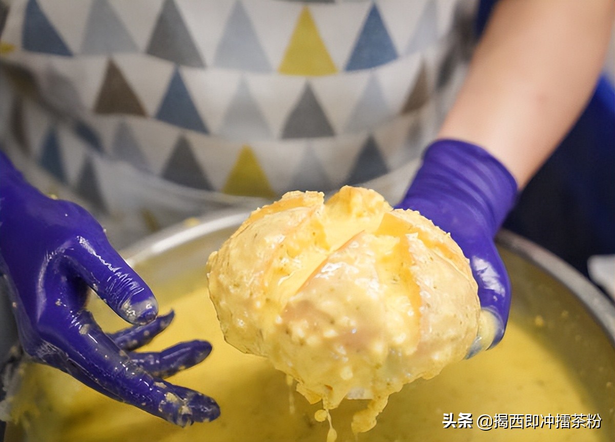 爆浆蒜香奶酪包探店,原味流心乳酪包