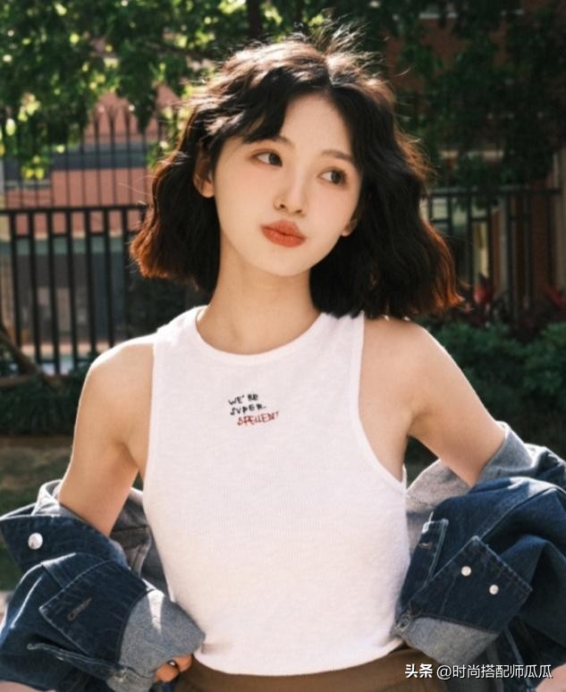 适合发量少减龄的烫发,别再留中间长两边短的发型