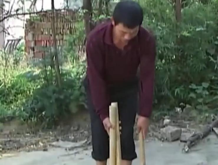 农村打井井水浑浊,打井现场井水怪异