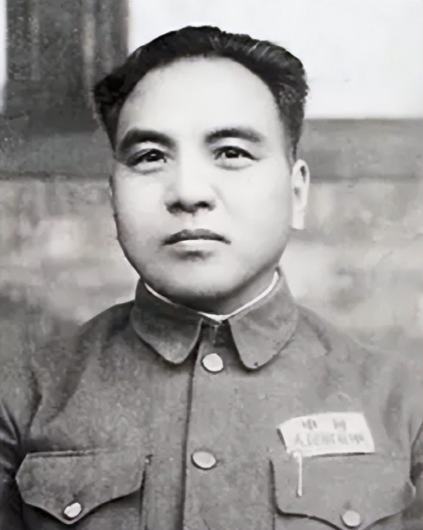 1954年的特殊葬礼：周总理带头执绋，5位元帅一同送别老战友