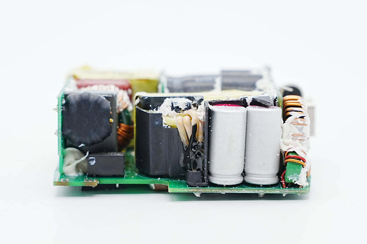 倍思氮化镓120w充电器拆解,倍思65w氮化镓红色版充电器拆解