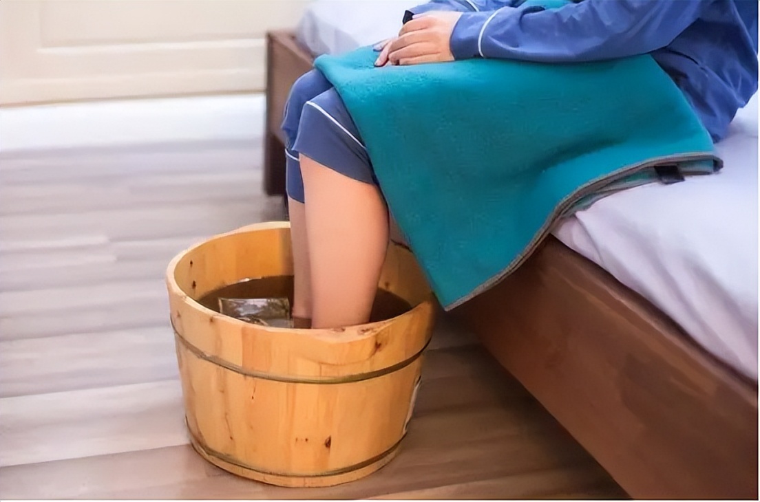 下地走路脚后跟痛走一会儿后缓解,跑完步脚后跟疼痛如何缓解