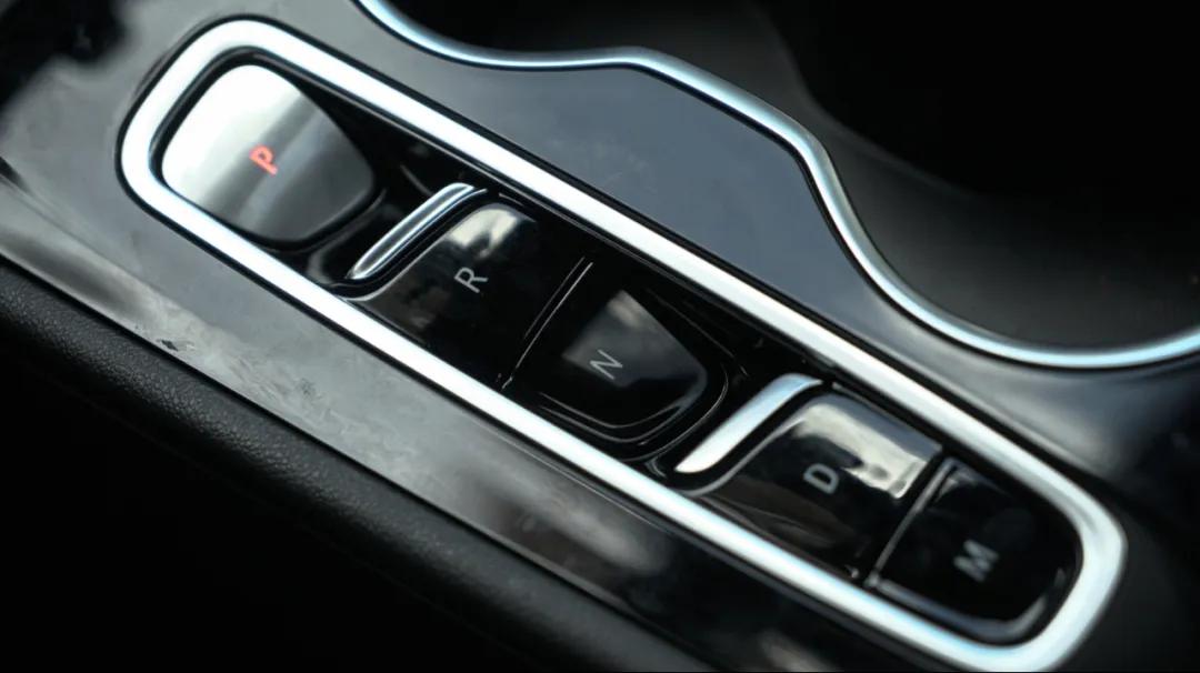 别克君威gs买精英还是尊贵,别克君威gs值不值得买