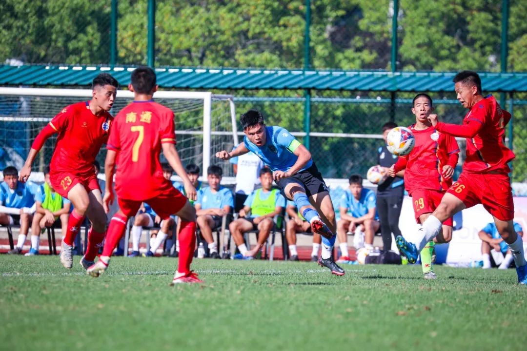 足球比赛再接再厉,越努力越幸运足球比赛