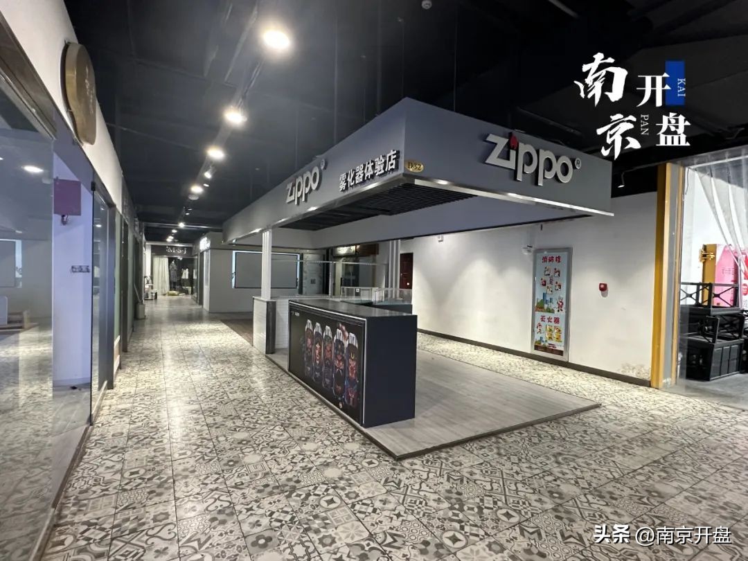 一半被搬空！昔日网红商场正在“老去”