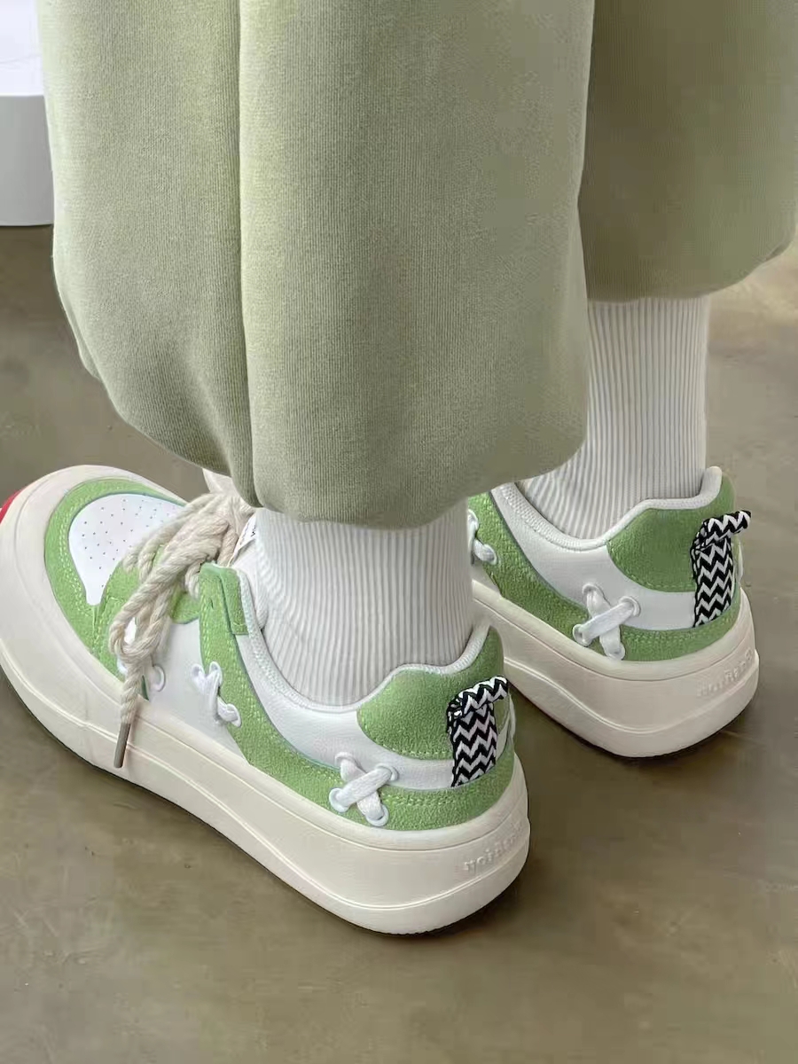 春秋增高鞋子不累脚百搭款黑白,好穿又增高的小白鞋