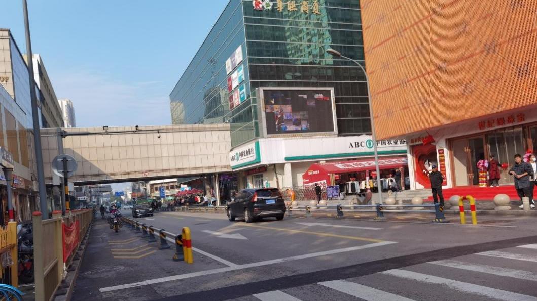 我为群众办实事工作存在的问题,政务中心停车老大难问题