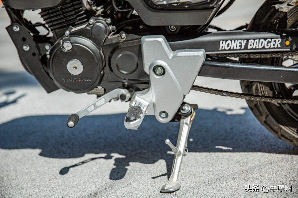 银钢150和蜜獾怎么选,平头哥蜜獾的战斗力有多强