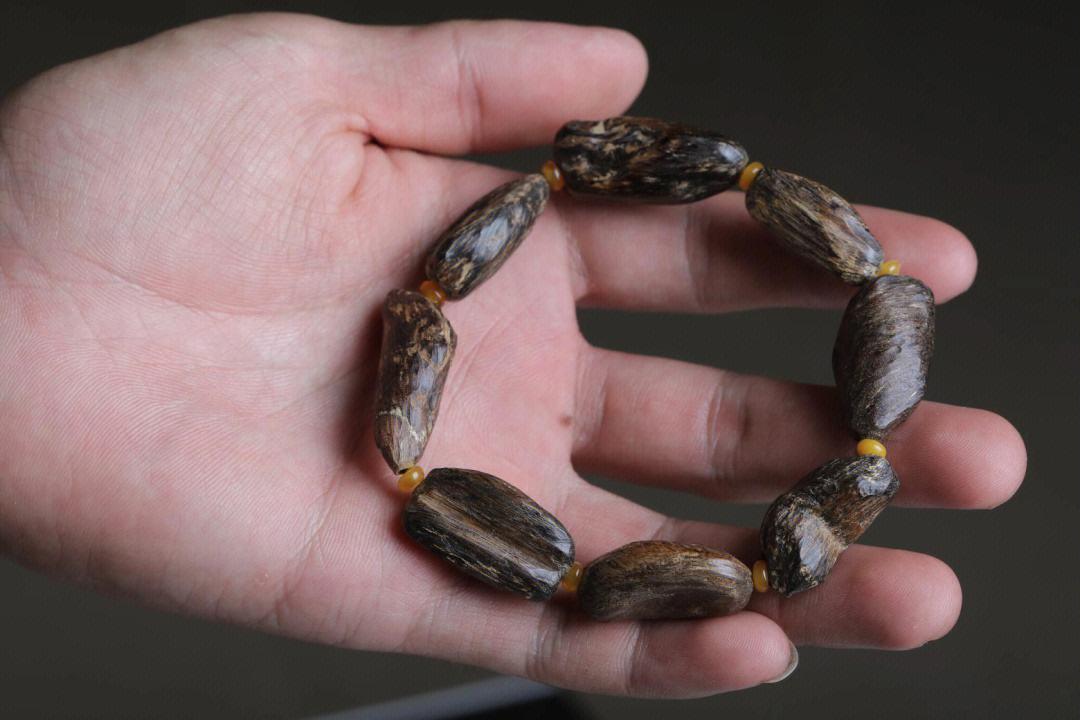 如何正确的鉴别沉香手串真假,沉香手串的化学香和沉香的区别