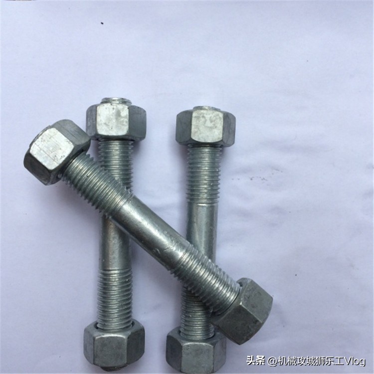 牌照螺丝断了半截在孔里怎么取出,螺丝断在孔内最简单的取出方法