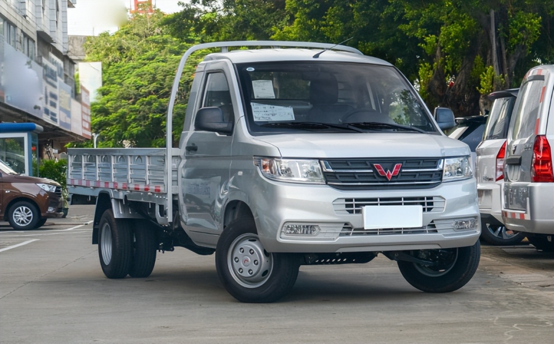 五菱荣光新卡双后轮会增加油耗吗,五菱荣光新卡双后轮买的人多吗