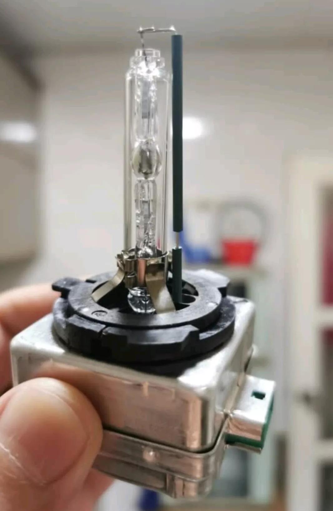 自己动手换君越灯泡,自己动手更换别克君威大灯灯泡