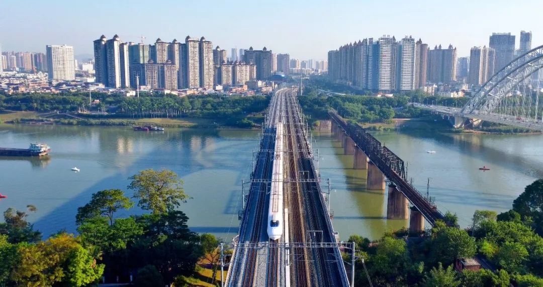 票价公布！今天起，从南宁市区打“动的”坐飞机仅需15分钟！