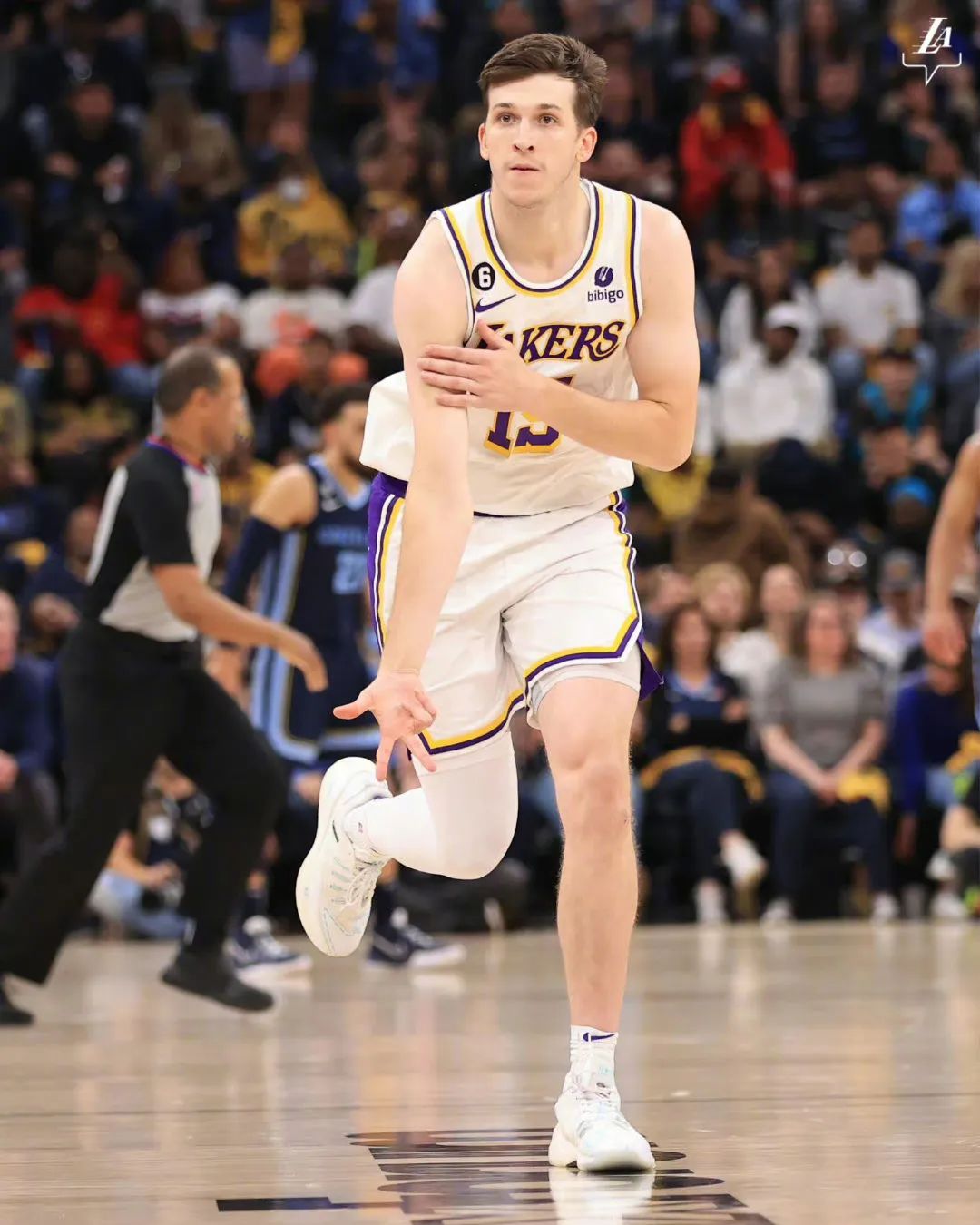 里夫斯官宣,里弗斯签约雄鹿